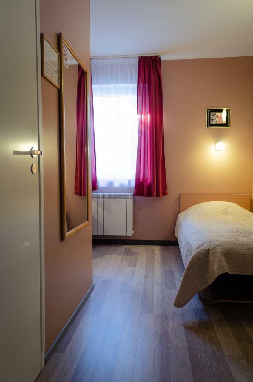 Lillekuela Hotel Tallinn Exterior photo